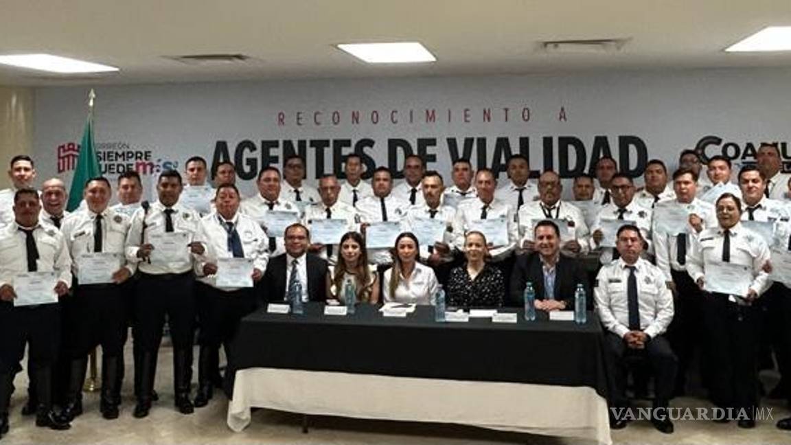 $!Agentes de Tránsito reciben constancias tras completar talleres de ética y derechos humanos.