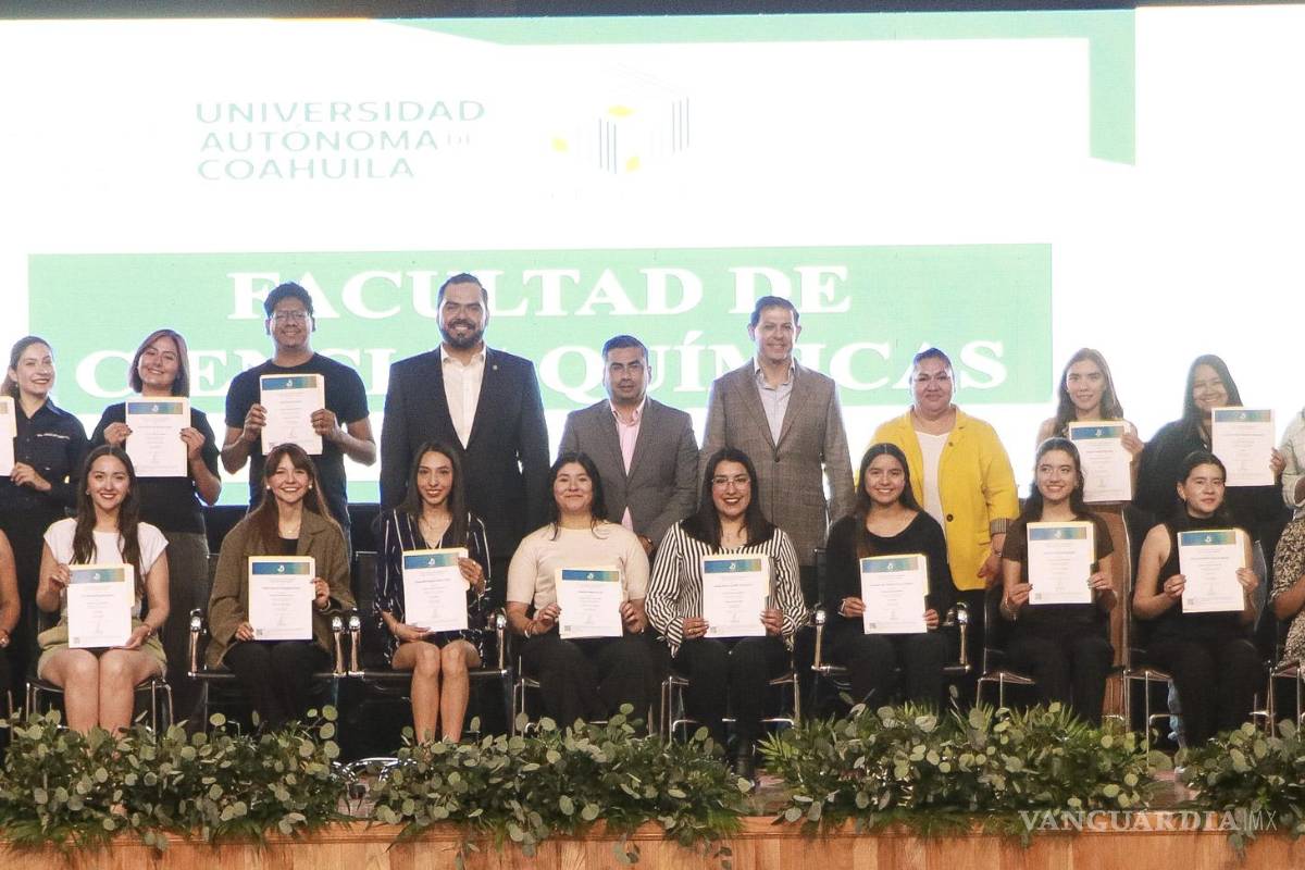 UAdeC reconoce a 354 egresados de la Unidad Sureste por desempeño sobresaliente en el EGEL-Ceneval