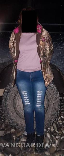 Cae mujer por ‘halconeo’ en Nuevo León cuando arrojaba ‘ponchallantas’