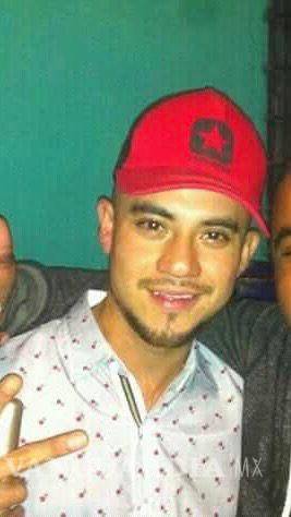 $!Familiares y amigos despidieron entre lágrimas a Sergio Alonso “Huevito” Valdez Hernández en la Capilla La Paz.