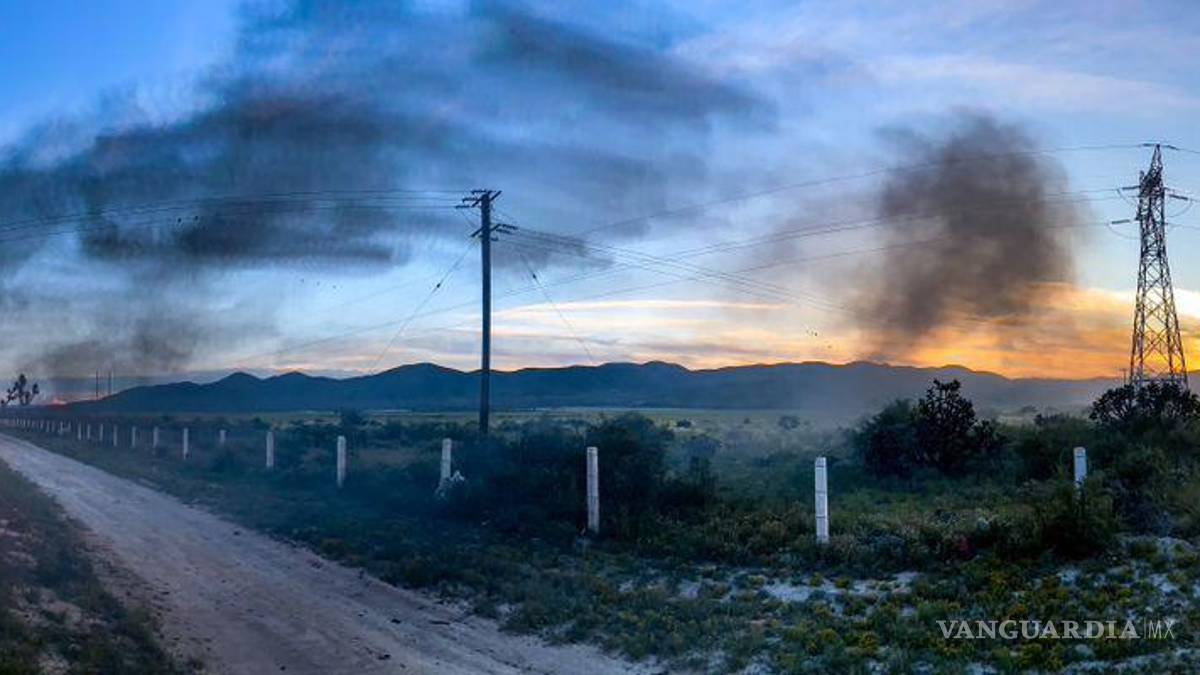 Dos incendios de vehículos bloquean la Carretera 57