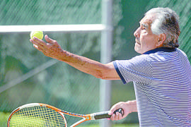 Las mejores raquetas se enfilan a la siguiente ronda en Torneo de Dobles