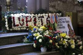 Jóvenes católicos participaron el evento de devoción por la Virgen de Guadalupe.