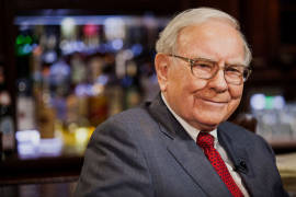 Warren Buffett comparte tres consejos para inversionistas