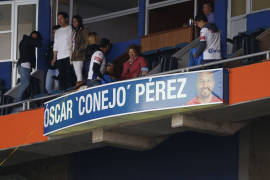 Homenajean a &quot;Conejo&quot; Pérez con palco en Estadio Hidalgo