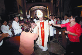 Obispo Villalobos cumple 99 años en hospital de Saltillo