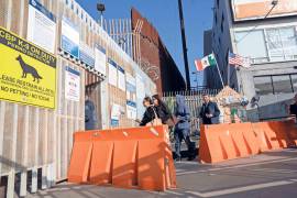 Paisanos iniciaron su retorno a México para las fiestas decembrinas en medio del creciente acoso, redadas y deportaciones contra migrantes impulsadas por el presidente Donald Trump en Estados Unidos, pero también ante la violencia en carreteras y poblaciones mexicanas, sumado a las extorsiones de autoridades de los tres niveles de gobierno.