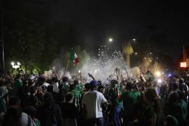 El cruce de las calles Purcell y Victoria se convirtió en el punto de reunión después del partido.