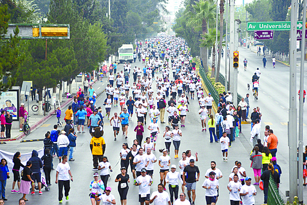 Miles participan en la carrera de Vanguardia en Saltillo
