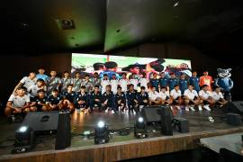 Azul, negro y blanco para el uniforme de local; blanco y guinda para la visita, y gris con blanco para el alternativo son parte de la nueva colección que Kappa preparó para Saltillo Soccer.