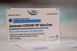FDA restringe uso de la vacuna Covid de J&amp;J por reportes de causar coágulos sanguíneos