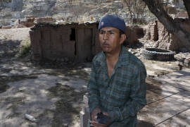 Viven familias de saltillenses en un cerro sin servicios básicos