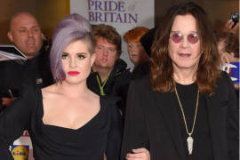 Ozzy Osbourne tuvo un 2019 complicado por salud, pero no está en su lecho de muerte, afirma su hija