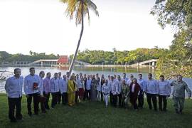 Invitación. López Obrador fue parte del convivio queorganizaron los gobernadores en Villahermosa.