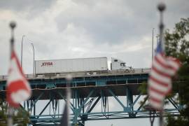 De bozales a banderas: los aranceles de Trump golpean productos inesperados