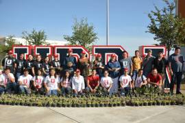 Apoya Tita programa de reforestación en la UPRA