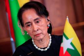 La exlíder birmana depuesta y Premio Nobel de la Paz, Aung San Suu Kyi, fue condenada a cuatro años de prisión. EFE/EPA/Franck Robichon