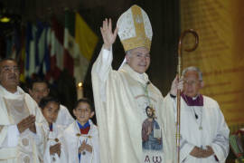 Cardenal Aguiar pide votar por quien garantice valores