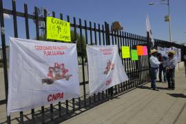 Saltillo, Coah. Mex. 28 DE ABRIL DEL 2022 Manifestación de miembros de la Coordinadora Nacional Plan de Ayala, en las oficinas de la CONAZA
