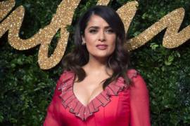 Salma Hayek pide ayuda para las víctimas de 'Earl'