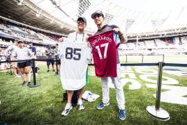 Luis Cessa y Javier Hernández intercambian camisetas en el regreso de las Grandes Ligas a Londres