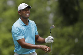 Tiger Woods regresa a la actividad y tiene un difícil día en el Torneo The Memorial