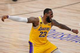Lakers suma su tercer victoria en la serie final de la NBA y pone al Heat contra las cuerdas