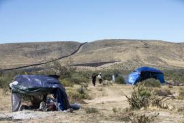 Los migrantes no enfrentan oposición de la Patrulla Fronteriza porque ingresan a terrenos privados
