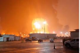 Petróleos Mexicanos (PEMEX) confirmó que cinco personas perdieron la vida en el incendio ocurrido al exterior de la Refinería Olmeca, en Dos Bocas, Tabasco.