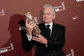 Acepta Michael Douglas su segundo César honorífico en París