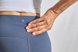 La ciática es el dolor provocado por la irritación o lesión de los nervios ciáticos que nacen en la parte baja de la espalda.