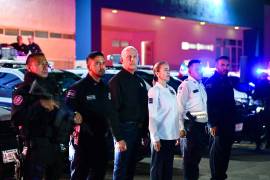 El alcalde Román Alberto Cepeda González encabezó el pase de lista de policías y tránsitos en Torreón.