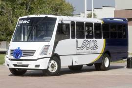 Protestan alumnos por recorte de recorridos del transporte ‘Lobus’