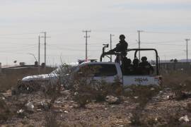 De acuerdo con los testimonios recabados, los agentes no portaban armas, tenían la mayoría del tiempo el rostro cubierto y no fueron vistos en reuniones con mandos de la Sedena. FOTO: Cuartoscuro