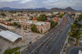 Miles de corredores saltillenses, mexicanos y extranjeros se dieron cita en la “Más grande de México”.