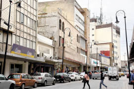 Comerciantes insisten en que transporte regrese a la calle Allende de Saltillo