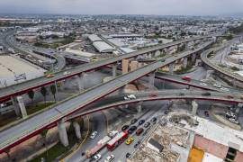 Conductores destacan una mayor fluidez en el distribuidor vial El Sarape tras los cambios implementados por el municipio.