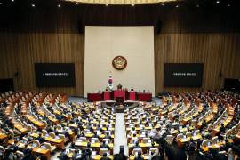 El parlamento de Corea del Sur aprobó la moción para su destitución por 204 votos a favor y 85 en contra votó a favor de abrir un juicio político al presidente, Yoon Suk Yeol.