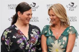 Kate Moss inaugura exposición en Chile junto a Daniela Vega