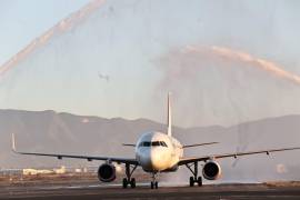 El Airbus A320 de Viva Aerobús aterrizó en el Aeropuerto Plan de Guadalupe con 140 pasajeros, marcando el regreso de los vuelos comerciales a Saltillo.