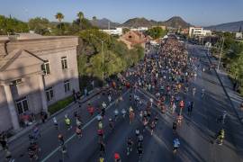 Más de 5 mil 600 corredores se dieron cita en ‘La Gran Carrera de México’.