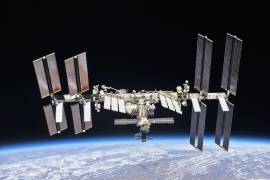 El administrador de la NASA, Bill Nelson, emitió una declaración sobre el incidente diciendo que debido a los escombros generados por “la peligrosa prueba rusa ASAT, los astronautas y cosmonautas de la ISS emprendieron procedimientos de emergencia por seguridad”. EFE/EPA/NASA