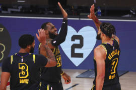 Lakers homenajean a Kobe Bryant con victoria