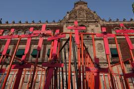 En diversas ocasiones, mujeres y colectivos feministas han protestado para exigir justicia por los feminicidios de mujeres y niñas ocurridos diariamente en México.