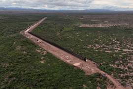 Una porción del muro fronterizo en construcción en la región de Big Bend, el miércoles 23 de septiembre de 2026, cerca de Sierra Blanca, Texas.