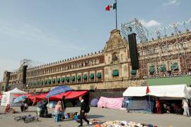 Tras entablar una mesa de negociación en la Segob, la CNTE acordó la reubicación de su plantón en la plancha del Zócalo hacia los arcos ubicados en Madero y 16 de Septiembre. Lo anterior, debido al evento de cierre de campaña de la candidata presidencial Claudia Sheinbaum (MORENA-PVEM-PT).