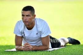 Cristiano Ronaldo llega descalzo a su primer día de entrenamiento con Juventus