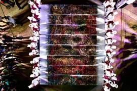 Se utilizaron 300 kg de harina, 1,100 huevos, 100 kg de azúcar y 90 kg de mantequilla, además de 150 kg de azúcares pintados para crear una catrina gigante.