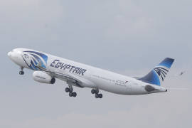 Encuentran restos de avión de EgyptAir desaparecido