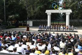 AMLO promete inversión de 5 mil mdd para apoyar a jóvenes